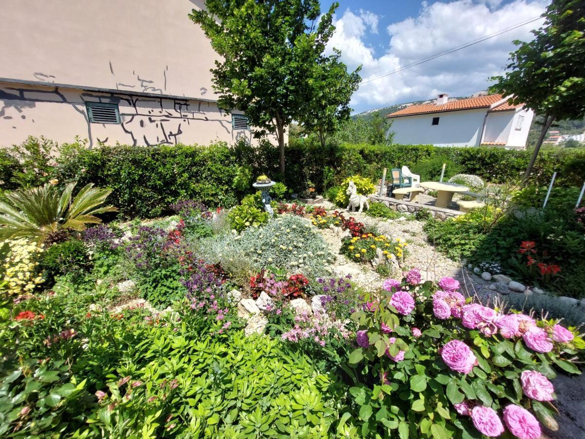 Apartments Velinka Mundanije Екстериор снимка