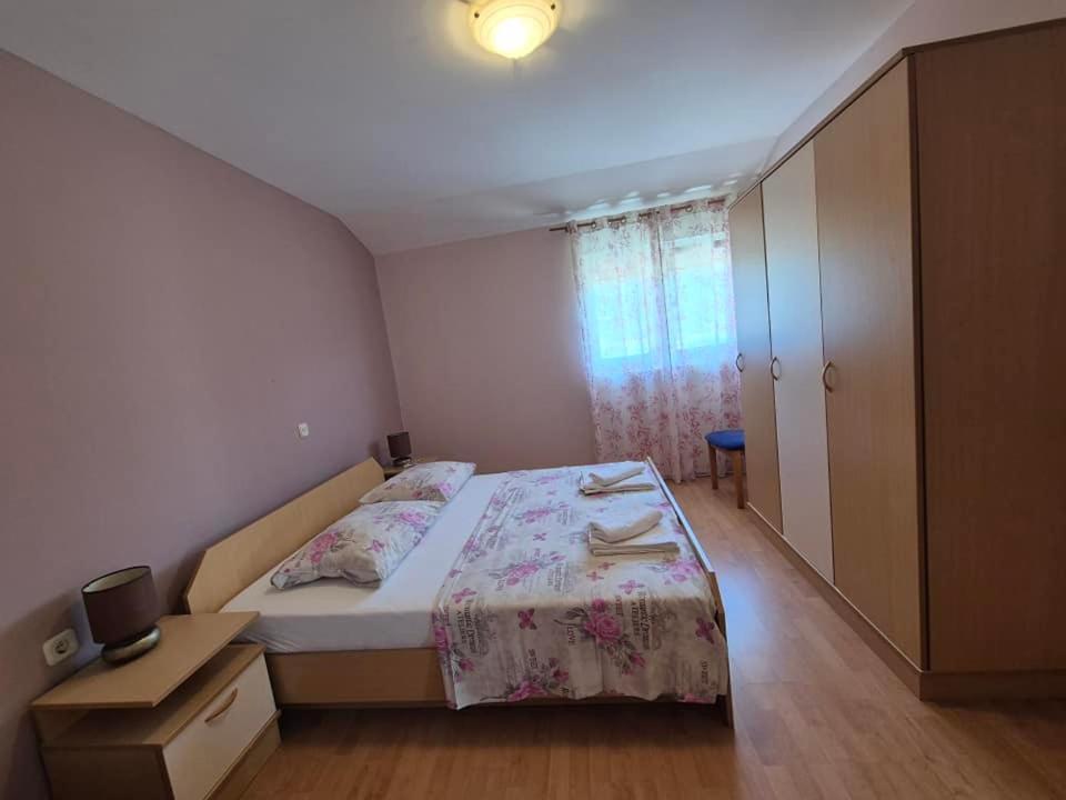 Apartments Velinka Mundanije Екстериор снимка