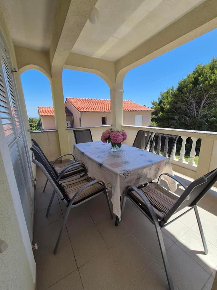 Apartments Velinka Mundanije Екстериор снимка